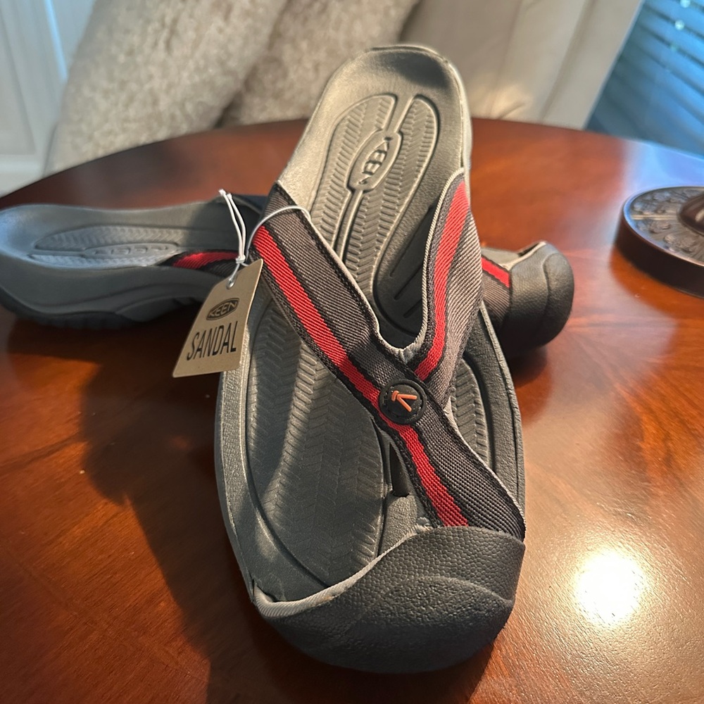 KEEN Men's Charcoal and Crimson Sandals